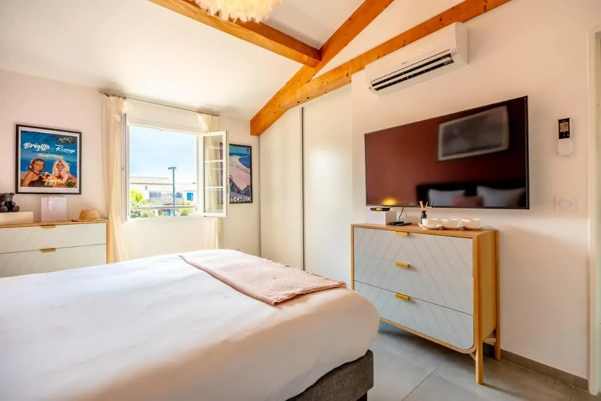 Modern Villa In Grimaud With Swimming-Pool 0*,  فرنسا