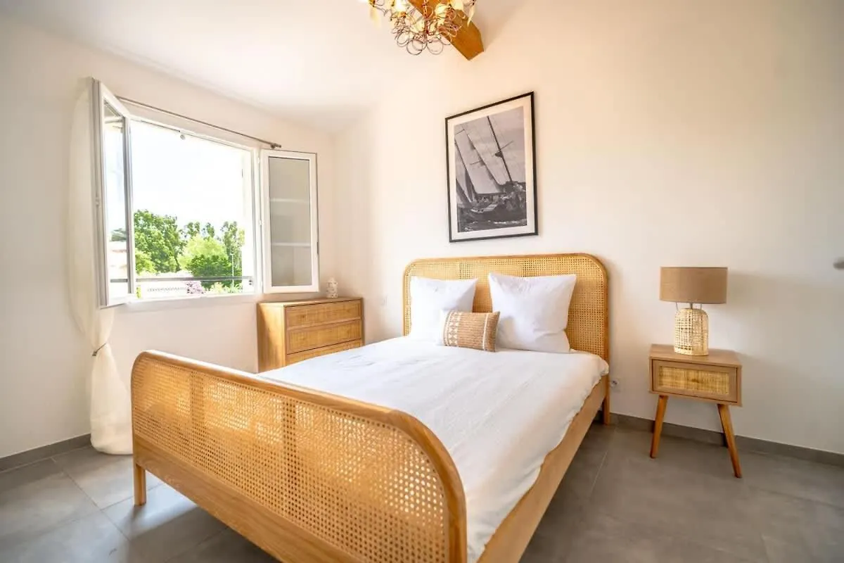 Modern Villa In Grimaud With Swimming-Pool