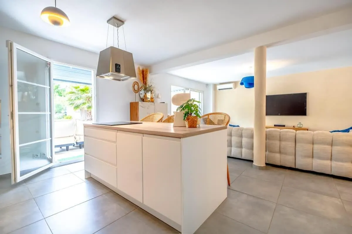 Modern Villa In Grimaud With Swimming-Pool