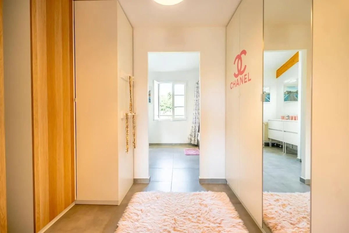 Modern Villa In Grimaud With Swimming-Pool