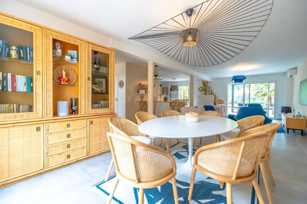 Modern Villa In Grimaud With Swimming-Pool