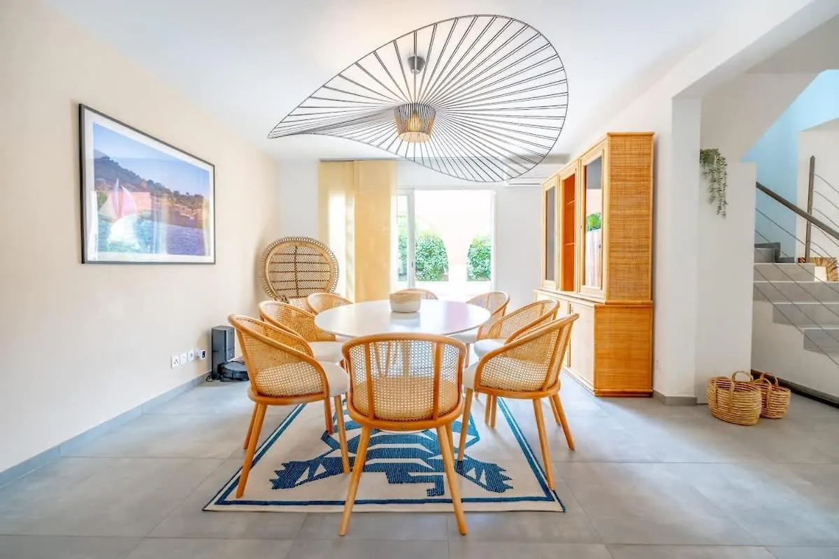 Modern Villa In Grimaud With Swimming-Pool